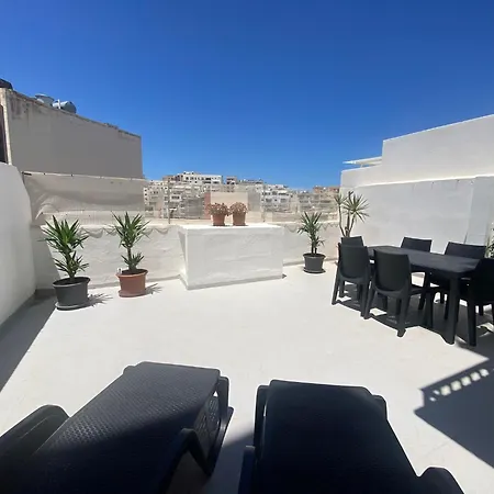 St Julians With Terrace * San Ġiljan