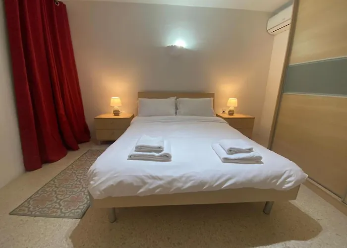 St Julians With Terrace * Saint Julian's