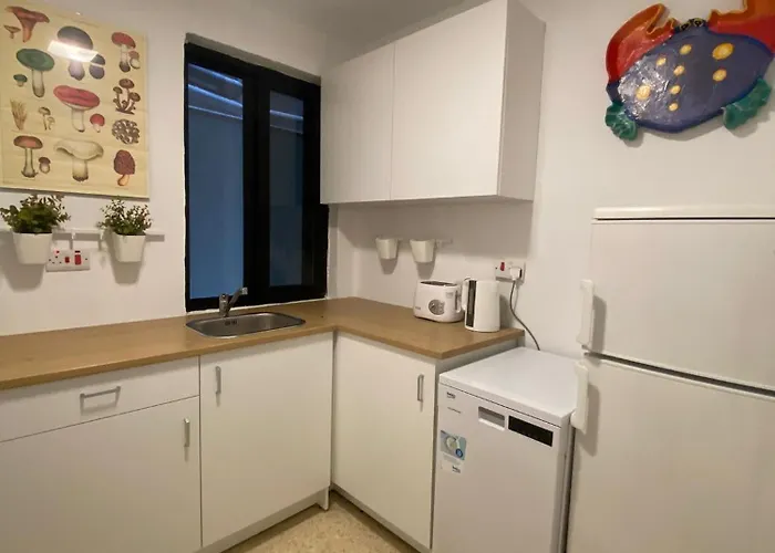 St Julians With Terrace Διαμέρισμα *