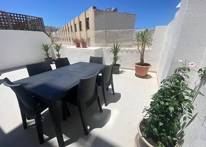 St Julians With Terrace * Saint Julian's